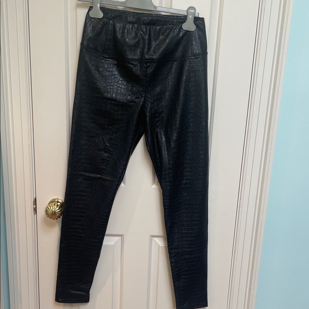 7 for all Mankind sz M medium faux leather croc embossed pants leggings